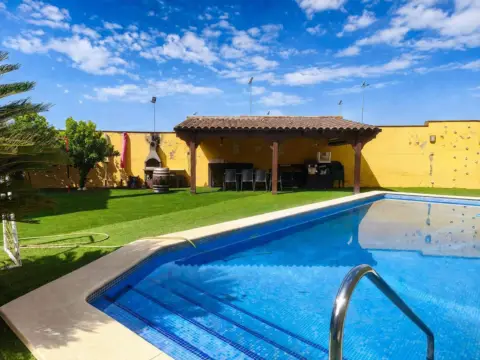 Chalet pareado en Campo Alegre