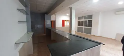 Local comercial en calle de Pizarro