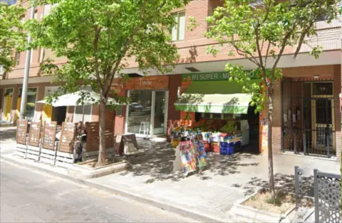 Local comercial en Avenida del Instituto Obrero de Valencia