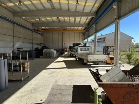 Nave industrial en Ronda de Aragón, 7