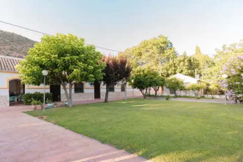 Chalet unifamiliar en Lucena