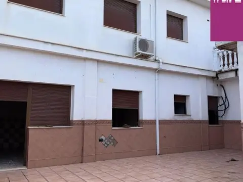 Chalet adosado en calle de la Mezquita, 3