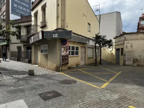 Local comercial en Avenida de Ausiàs March