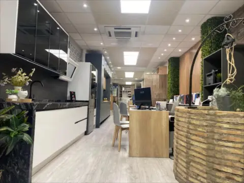 Local comercial en calle del Carmen
