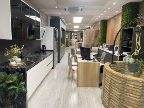 Local comercial en calle del Carmen
