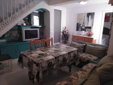 Chalet adosado en calle C. Hermanos Pinzón-Santa María , nº 3-7