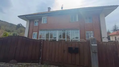 Chalet pareado en calle Bº El Puente