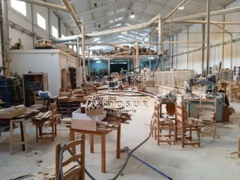 Nave industrial en Lucena