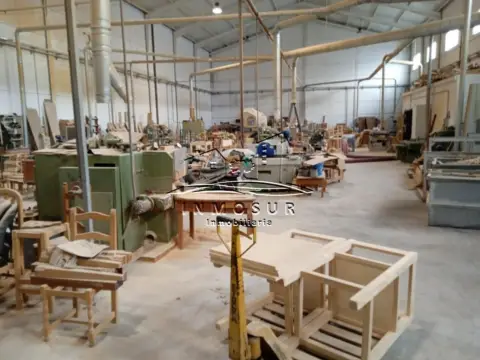 Nave industrial en Lucena