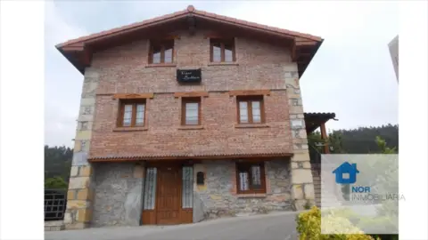 Chalet unifamiliar en calle Barrio Villasomera