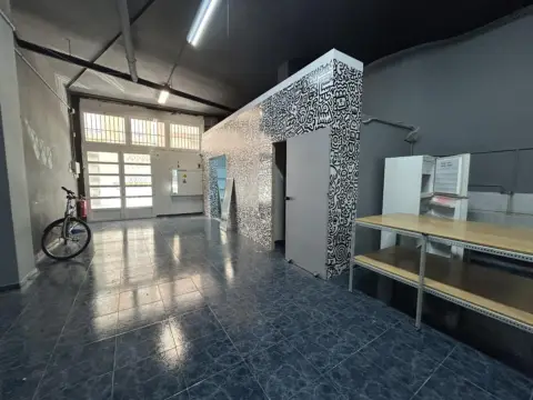 Local comercial en Carrer de Francisco Tàrrega