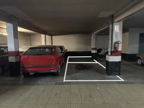 Garaje en calle de Perena, 14