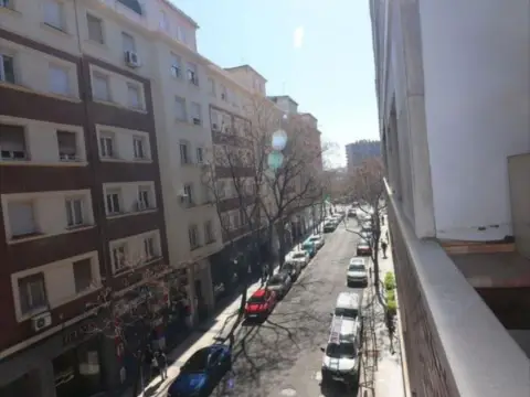Piso en calle de Pedro María Ric, 34