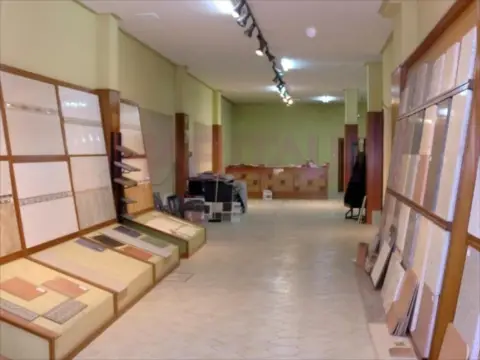 Local comercial en calle del Justicia Mayor de Aragón