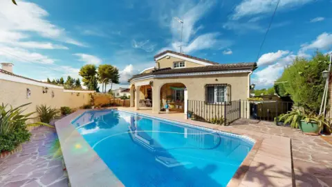 Chalet unifamiliar en Carrer Pinassa