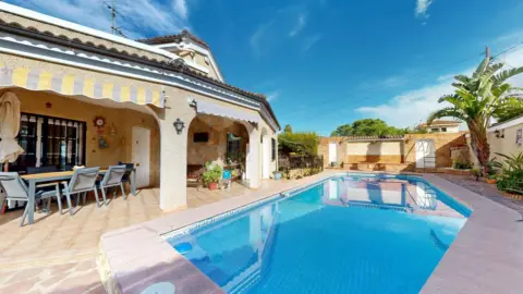 Chalet unifamiliar en Carrer Pinassa