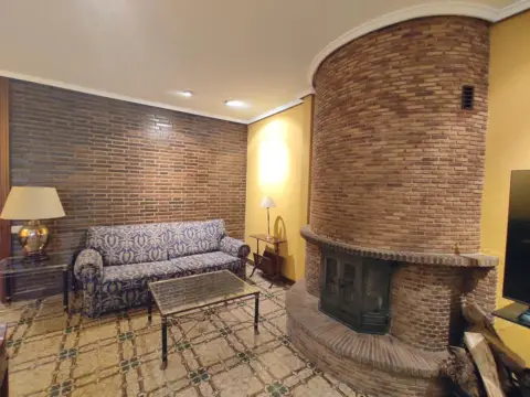 Chalet adosado en Pueblo