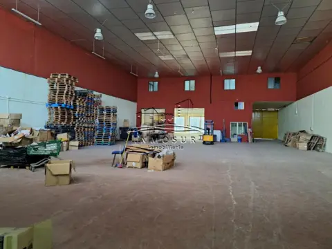 Nave industrial en Lucena
