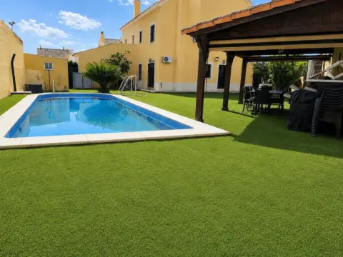 Chalet pareado en Campo Alegre