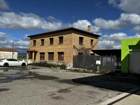 Chalet unifamiliar en calle Joaquín Costa, 43