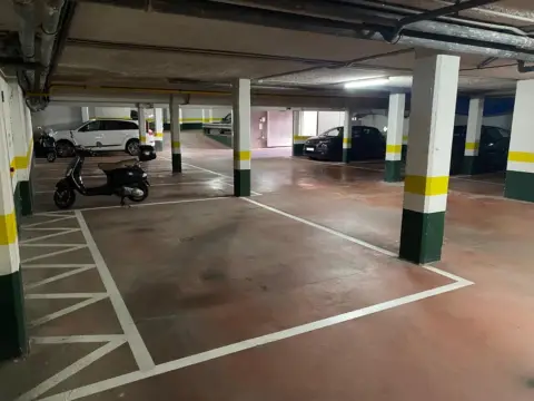 Garaje en Avenida de la Ilustración