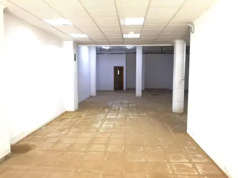 Local comercial en Plaza de la Sagrada Familia, 4