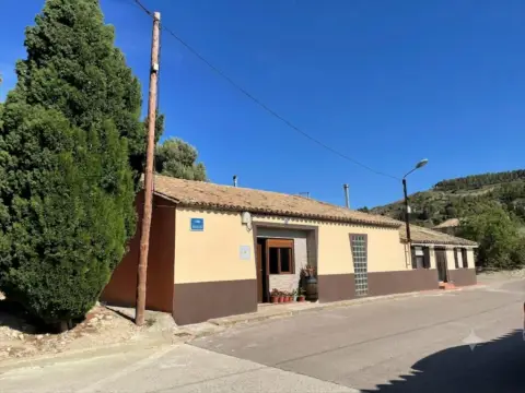 Chalet unifamiliar en calle Arrabal