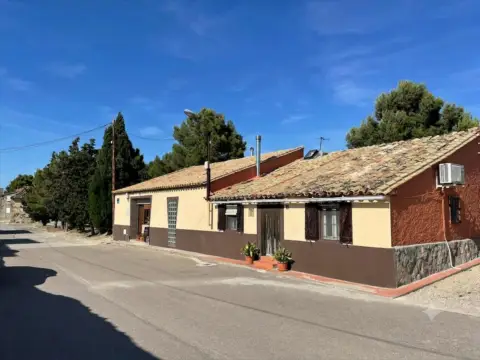 Chalet unifamiliar en calle Arrabal