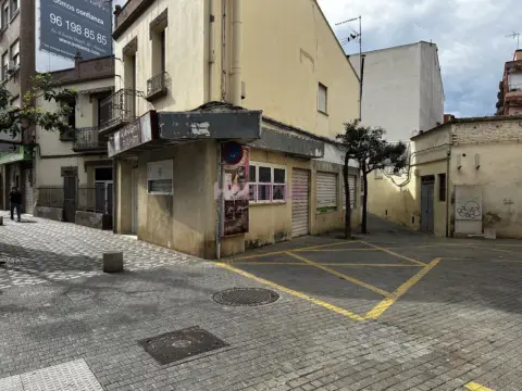 Local comercial en Avenida de Ausiàs March
