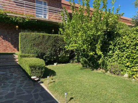 Chalet pareado en calle de las Bellas Artes