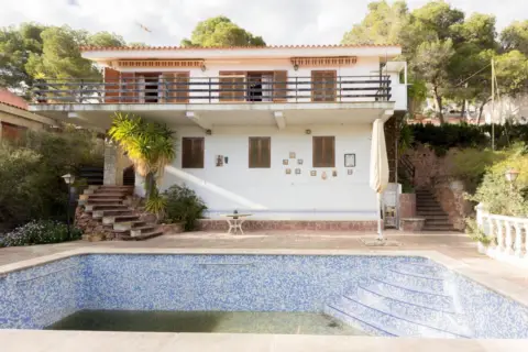 Chalet unifamiliar en calle Avd.Monterodeno