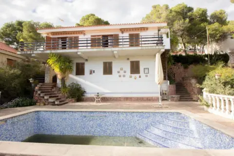 Chalet unifamiliar en calle Avd.Monterodeno