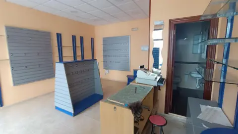 Local comercial en Plaza de la Villa, 2