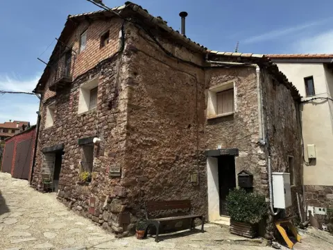 Chalet adosado en calle Carpanta, 3