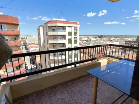 Apartamento en Avenida de los Reyes Católicos