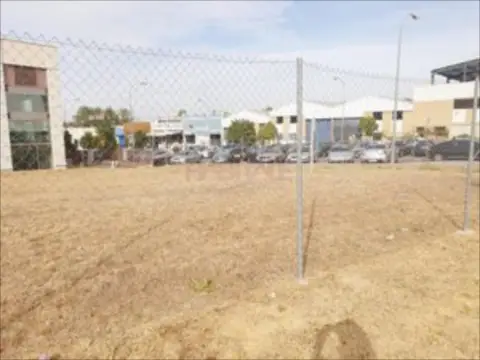 Terreno en calle de la Brújula, 27