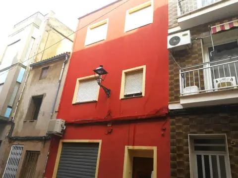 Chalet adosado en Carrer dels Piletes