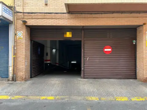 Garage in Carrer de José Navarro