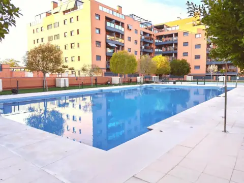 Chalet adosado en Avenida de Montequinto