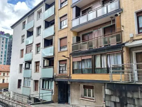 Piso en Grupo de Lapurdi