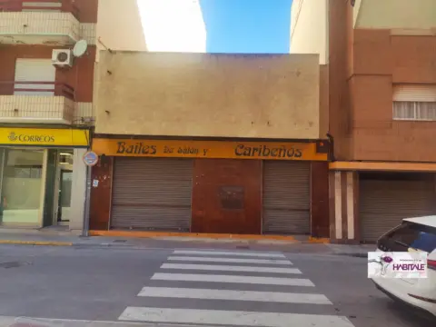 Local comercial en Carrer de Cervantes, 10