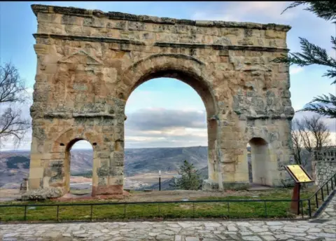 Chalet unifamiliar en calle del Santiuste, 1