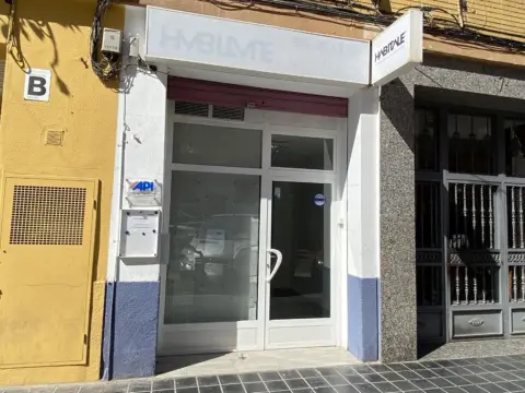 Local comercial en calle de Conchita Piquer, 7
