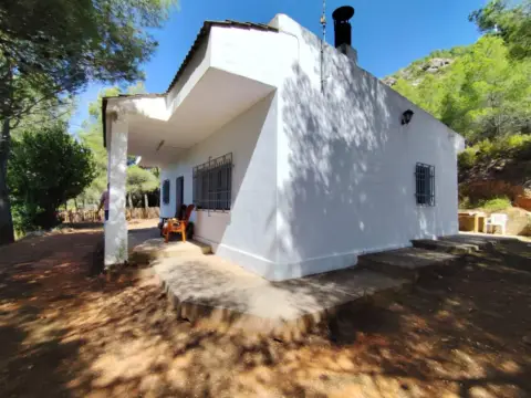 Chalet unifamiliar en calle La Cabrera