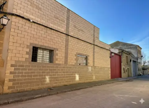 Chalet adosado en calle Cristóbal Colón, 22