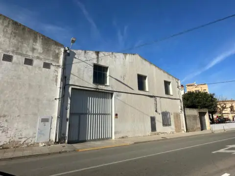 Industrial building in Avenida del Arquitecto Antoni Gilabert