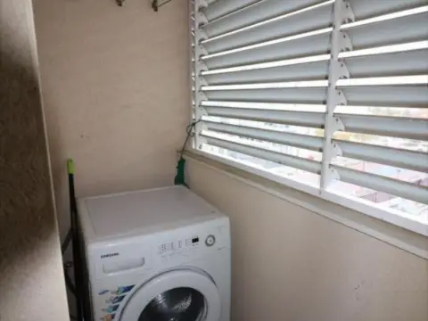 Piso en calle de la Reina de África