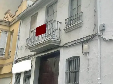 Chalet adosado en calle de Esteban Paluzie