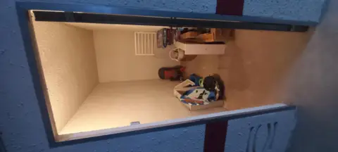 Trastero en calle de la Cueva Santa