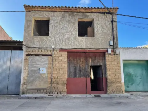 House in calle Extramuros